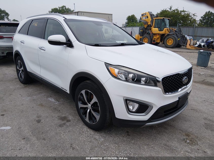 2017 Kia Sorento VIN 5XYPHDA5XHG277107 IAAI salvage auction — NORMAL WEAR, Clear (Illinois), sold $2,100 on 2026-07-29 (photo 1)