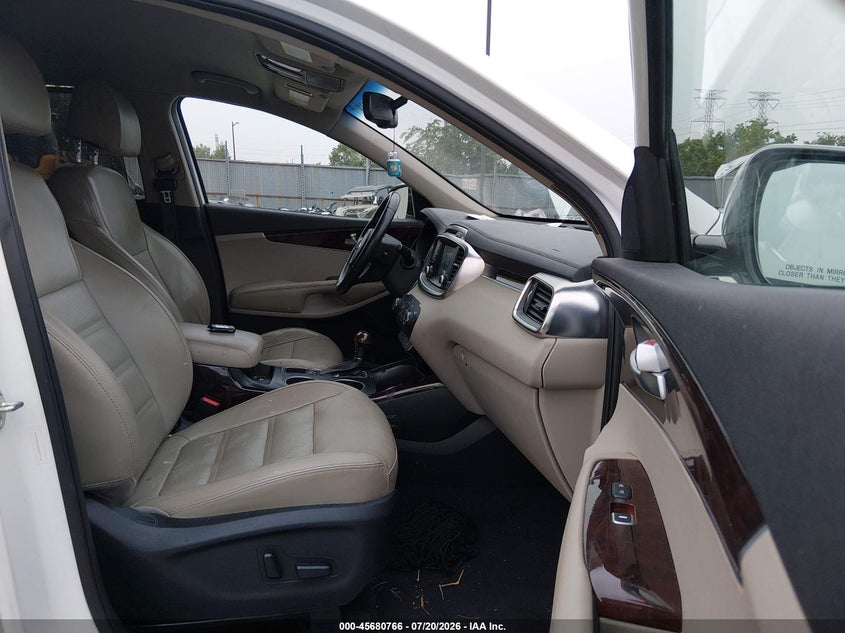 2017 Kia Sorento VIN 5XYPHDA5XHG277107 IAAI salvage auction — NORMAL WEAR, Clear (Illinois), sold $2,100 on 2026-07-29 (photo 5)