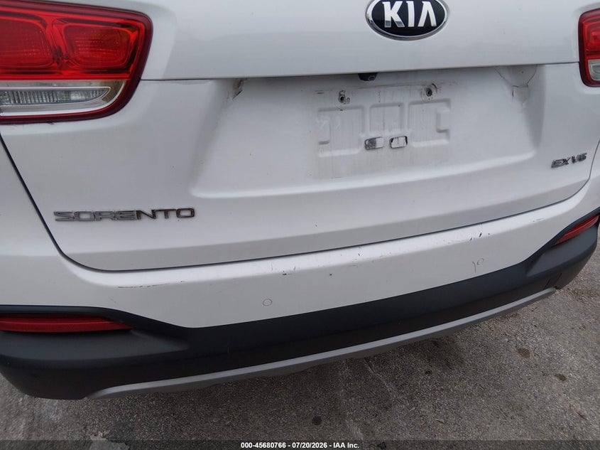 2017 Kia Sorento VIN 5XYPHDA5XHG277107 IAAI salvage auction — NORMAL WEAR, Clear (Illinois), sold $2,100 on 2026-07-29 (photo 6)