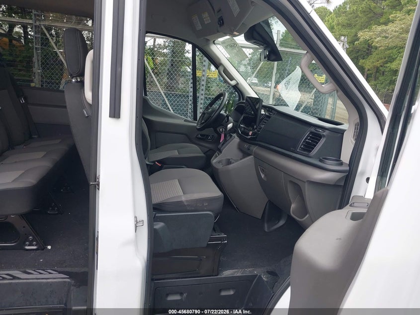 2025 Ford Transit VIN 1FBAX9C85SKA50118 IAAI salvage auction — FRONT END, Enterprise Vehicles Clear Only (Minnesota), sold $25,250 on 2026-07-25 (photo 5)