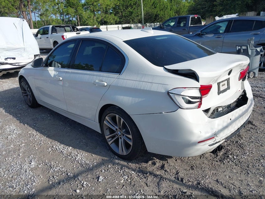 2017 BMW 3er VIN WBA8B9G59HNU49188 IAAI salvage auction — REAR END, Wait Title, sold $5,550 on 2026-08-13 (photo 3)