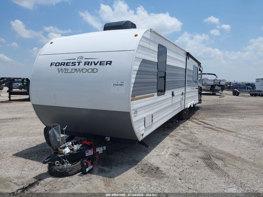 2025 Forest riv 32veranda VIN 4X4TWDH24SA281090 IAAI salvage auction — WATER/FLOOD, Non-Repairable (Texas), sold $1,000 on 2026-08-24 (photo 2)