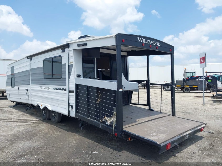 2025 Forest riv 32veranda VIN 4X4TWDH24SA281090 IAAI salvage auction — WATER/FLOOD, Non-Repairable (Texas), sold $1,000 on 2026-08-24 (photo 3)