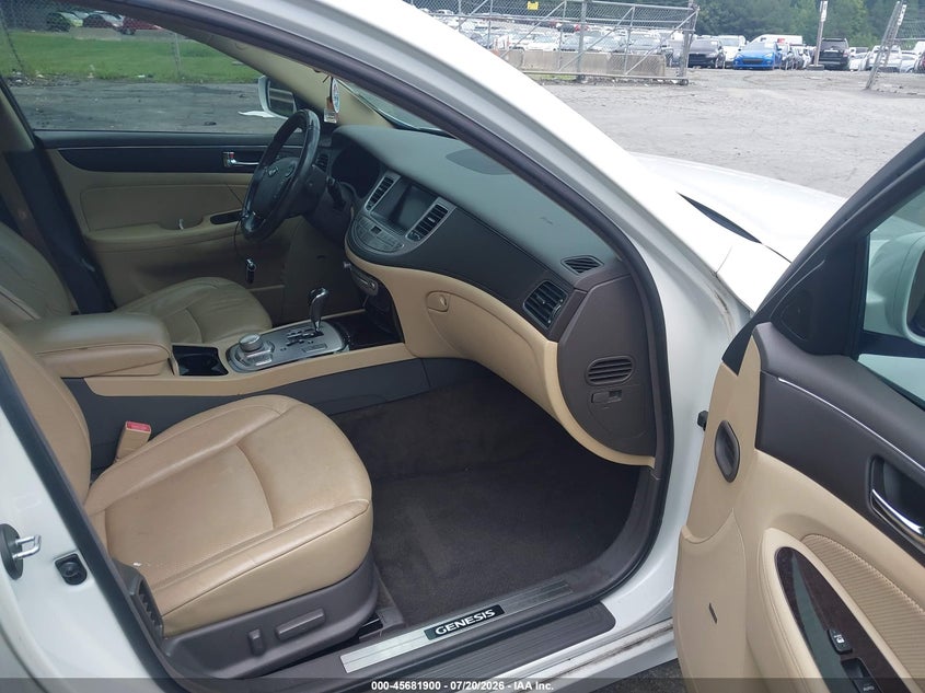 2010 Hyundai Genesis VIN KMHGC4DF8AU070282 IAAI salvage auction — NORMAL WEAR, Clear (Tennessee), sold $25 on 2026-07-30 (photo 5)