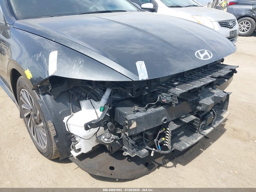 2025 Hyundai Sonata VIN KMHL34JJ1SA115802 IAAI salvage auction — FRONT & REAR, Clear - Dealer Only (California), sold $11,500 on 2026-08-19 (photo 6)