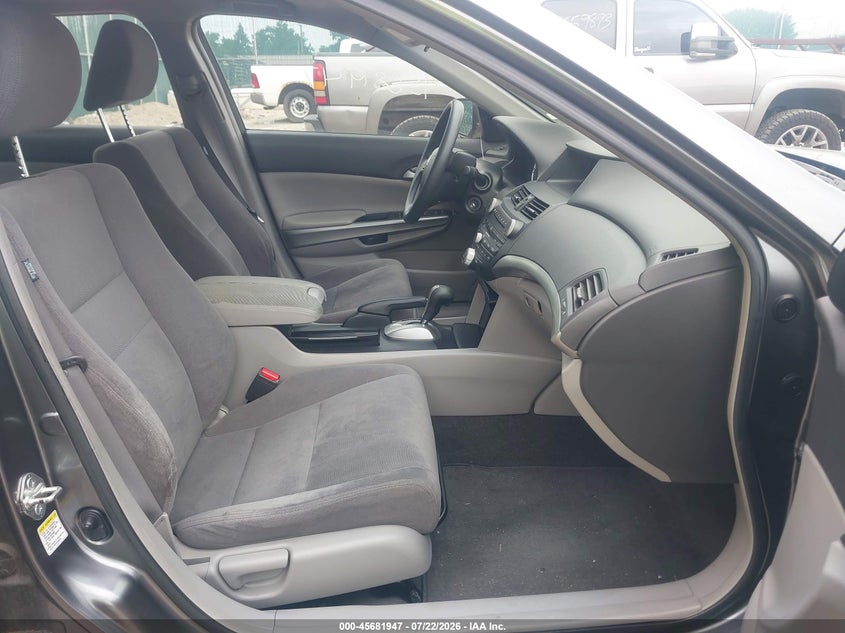 2008 Honda Accord VIN JHMCP26748C027879 IAAI salvage auction — NORMAL WEAR, Clear (Indiana), sold $3,450 on 2026-07-28 (photo 5)