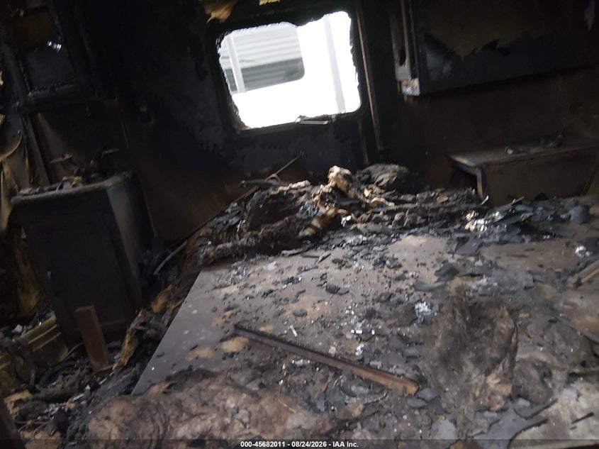 2016 Puma Other VIN 4X4FPTM2XGP059054 IAAI salvage auction — INTERIOR BURN, Salvage (Mississippi), sold $25 on 2026-09-16 (photo 5)
