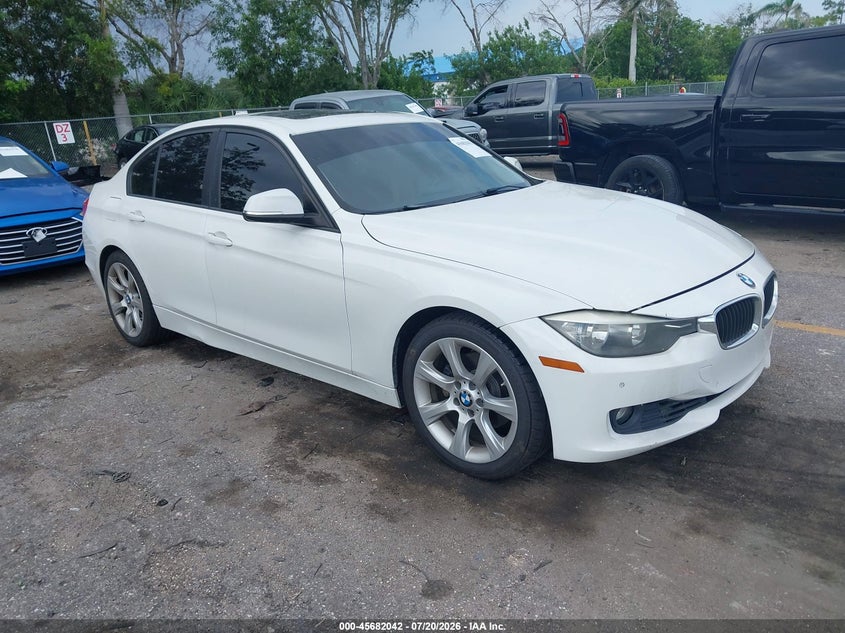 2015 BMW 3er VIN WBA3A5G57FNS83403 IAAI salvage auction — NORMAL WEAR, Wait Title, sold $1,900 on 2026-08-03 (photo 1)