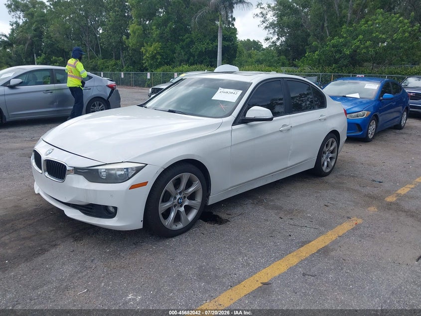 2015 BMW 3er VIN WBA3A5G57FNS83403 IAAI salvage auction — NORMAL WEAR, Wait Title, sold $1,900 on 2026-08-03 (photo 2)