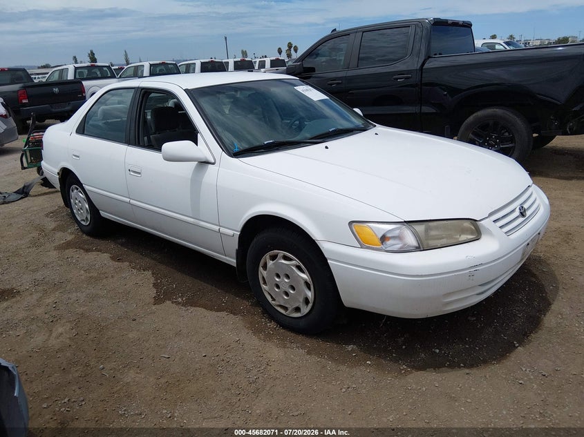 1998 Toyota Camry VIN JT2BG22K7W0238203 IAAI salvage auction — NORMAL WEAR, Clear - Dealer Only (California), sold $400 on 2026-07-29 (photo 1)