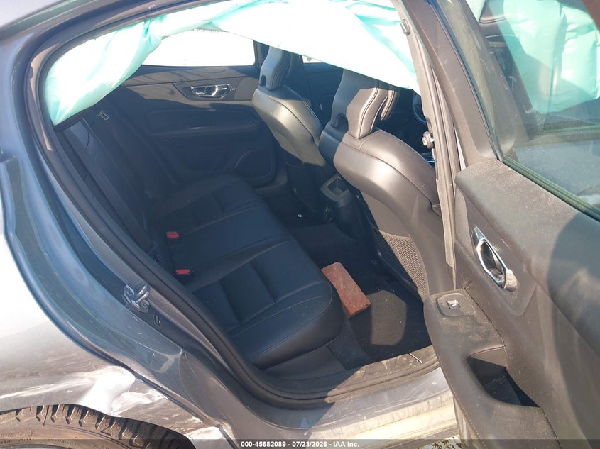 2019 Volvo S60 VIN 7JRA22TK1KG010510 IAAI salvage auction — LEFT & RIGHT, Wait Title, sold $3,000 on 2026-09-21 (photo 8)
