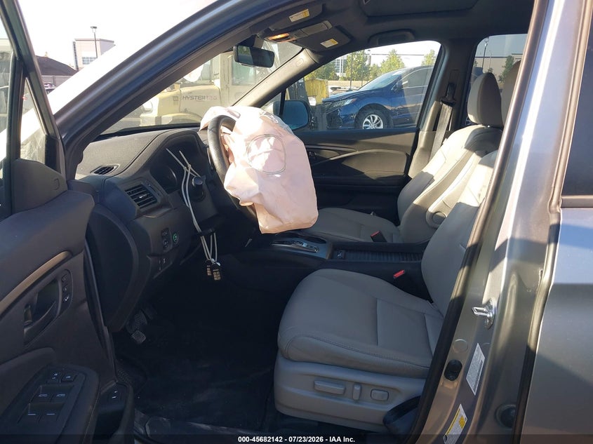 2023 Honda Passport VIN 5FNYF8H54PB019615 IAAI salvage auction — FRONT & REAR, Salvage Title, sold $9,475 on 2026-08-21 (photo 5)