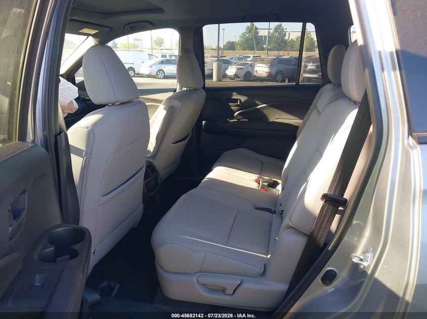 2023 Honda Passport VIN 5FNYF8H54PB019615 IAAI salvage auction — FRONT & REAR, Salvage Title, sold $9,475 on 2026-08-21 (photo 8)