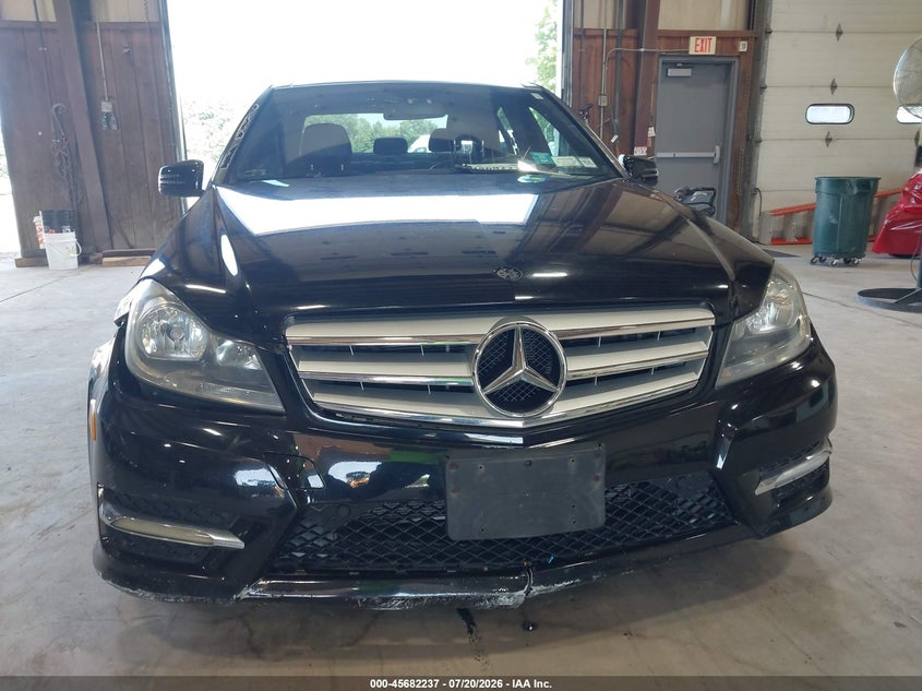 2012 Mercedes-benz C-klasse VIN WDDGF8BB8CA616687 IAAI salvage auction — NORMAL WEAR, Clear (New York), sold $50 on 2026-07-29 (photo 6)