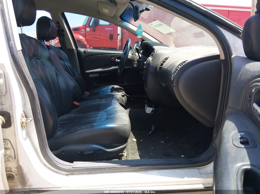 2001 Chrysler Concorde VIN 2C3HD36J81H688517 IAAI salvage auction — NORMAL WEAR, Clear (Colorado), sold $75 on 2026-07-22 (photo 5)