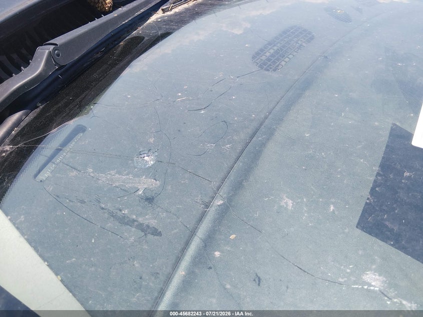 2001 Chrysler Concorde VIN 2C3HD36J81H688517 IAAI salvage auction — NORMAL WEAR, Clear (Colorado), sold $75 on 2026-07-22 (photo 6)