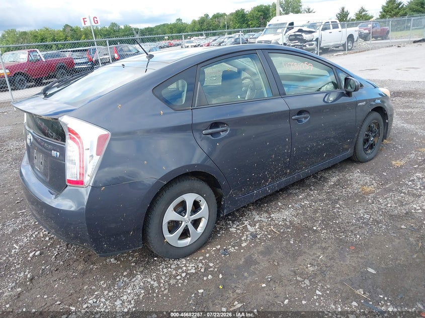 2012 Toyota Prius VIN JTDKN3DU6C1528990 IAAI salvage auction — SIDE, Clear (New York), sold $25 on 2026-07-28 (photo 4)