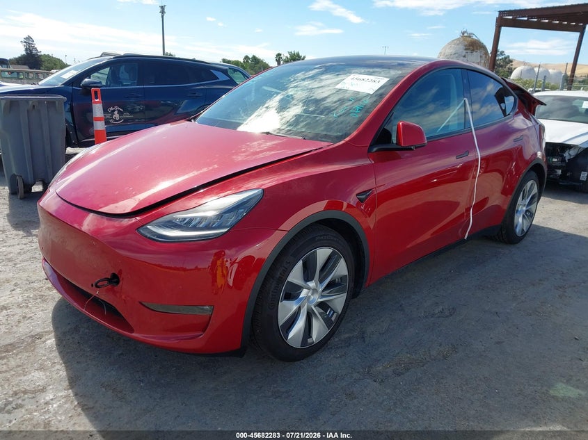 2022 Tesla Model y VIN 7SAYGDEE6NF368964 IAAI salvage auction — REAR END, Salvage Title, sold $7,600 on 2026-08-01 (photo 2)