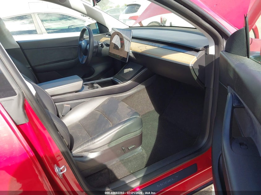 2022 Tesla Model y VIN 7SAYGDEE6NF368964 IAAI salvage auction — REAR END, Salvage Title, sold $7,600 on 2026-08-01 (photo 5)
