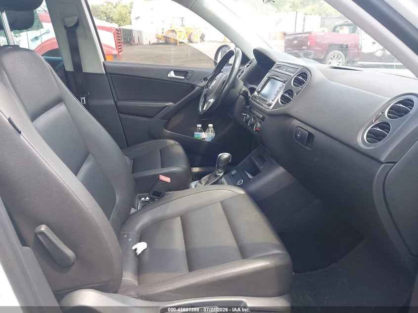 2015 Volkswagen Tiguan VIN WVGBV7AX5FW506200 IAAI salvage auction — FRONT END, Salvage Title, sold $750 on 2026-08-18 (photo 5)