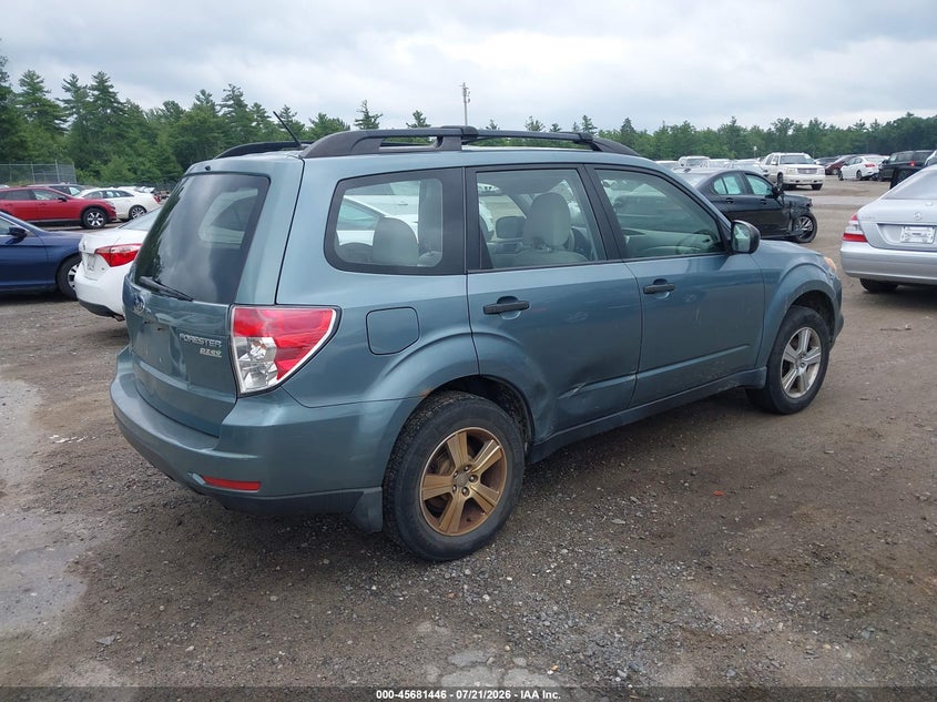 2013 Subaru Forester VIN JF2SHABC1DH413861 IAAI salvage auction — NORMAL WEAR, Clear (Massachusetts), sold $425 on 2026-07-31 (photo 4)