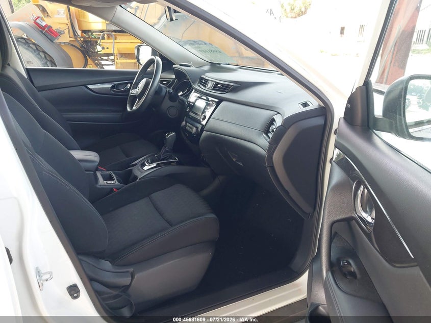 2017 Nissan Rogue VIN KNMAT2MV1HP572937 IAAI salvage auction — NORMAL WEAR, Clear (Florida), sold $575 on 2026-07-28 (photo 5)