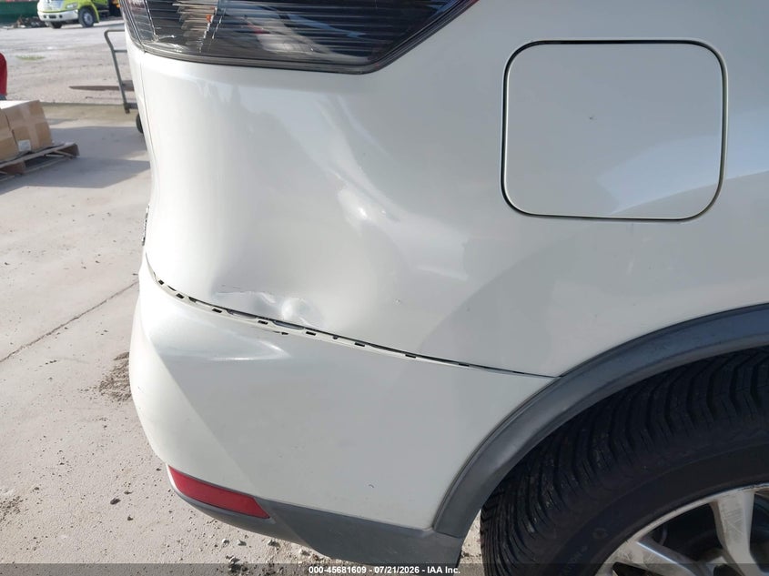 2017 Nissan Rogue VIN KNMAT2MV1HP572937 IAAI salvage auction — NORMAL WEAR, Clear (Florida), sold $575 on 2026-07-28 (photo 6)