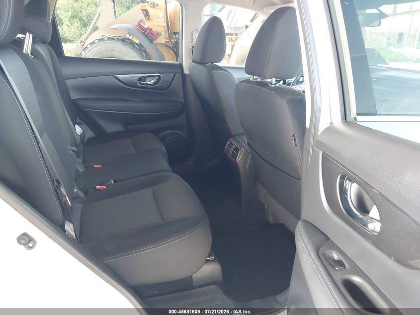 2017 Nissan Rogue VIN KNMAT2MV1HP572937 IAAI salvage auction — NORMAL WEAR, Clear (Florida), sold $575 on 2026-07-28 (photo 8)