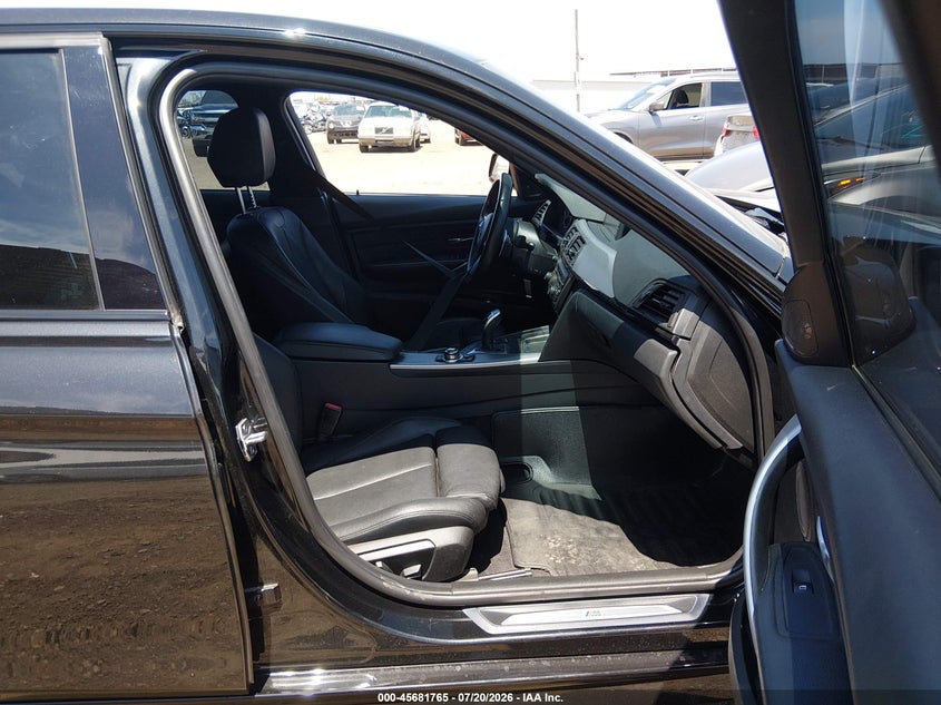 2013 BMW 3er VIN WBA3A9G59DNP37266 IAAI salvage auction — NORMAL WEAR, Clear-Dealer Only (Arizona), sold $3,750 on 2026-07-28 (photo 5)