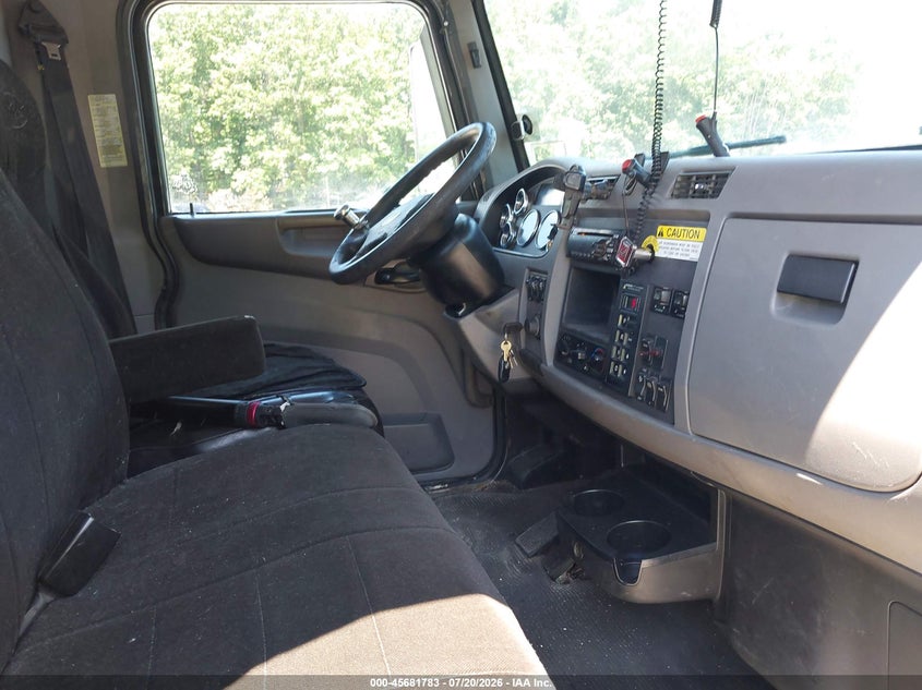 2015 Peterbilt 337 VIN 2NP2HM6X3FM273905 IAAI salvage auction — NORMAL WEAR, Clear (New York), sold $15,100 on 2026-07-28 (photo 7)