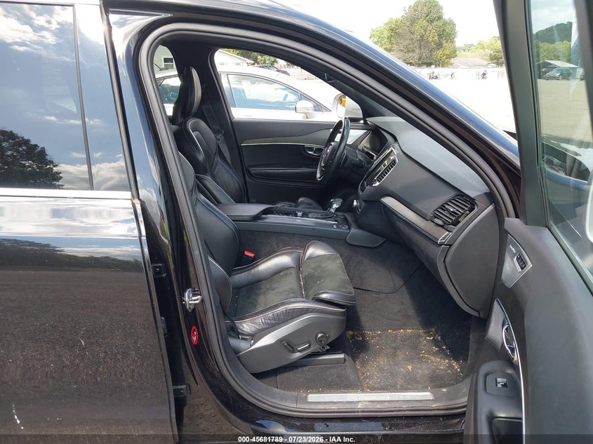2017 Volvo Xc90 VIN YV4A22PM1H1134070 IAAI salvage auction — NORMAL WEAR, Original (Ohio), sold $3,750 on 2026-08-10 (photo 5)