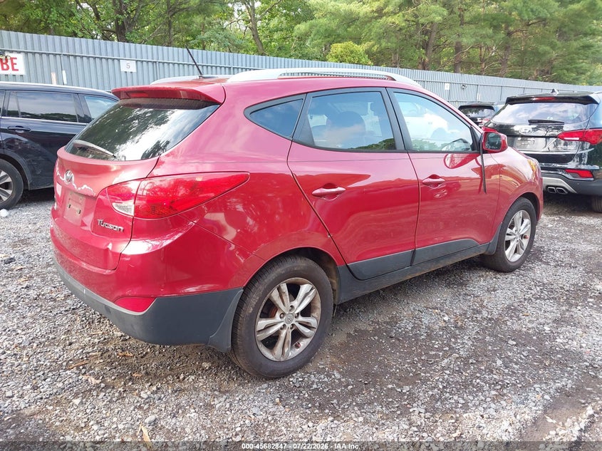 2011 Hyundai Tucson VIN KM8JU3AC7BU135261 IAAI salvage auction — NORMAL WEAR, Clear (New Jersey), sold $25 on 2026-07-29 (photo 4)