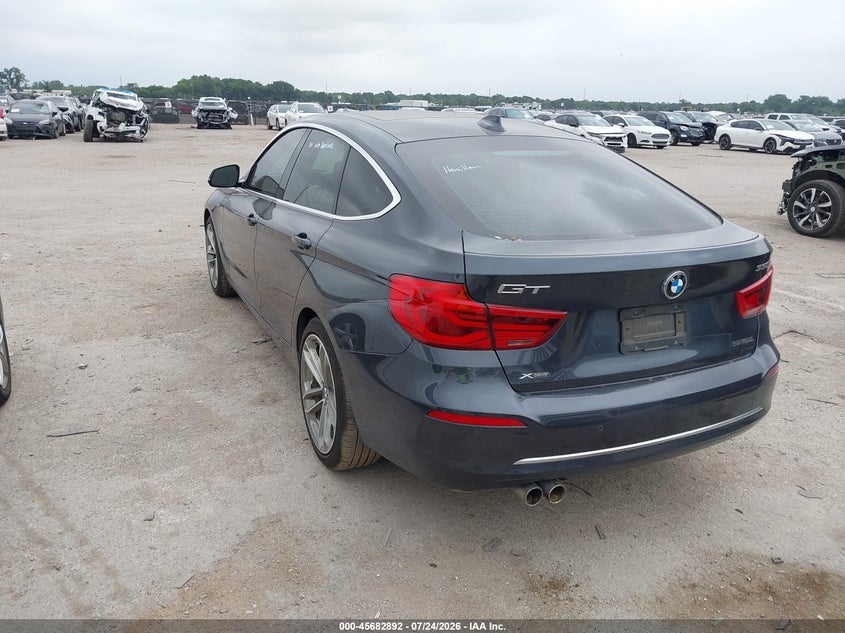 2018 BMW 3er VIN WBA8Z9C58JB219957 IAAI salvage auction — RIGHT FRONT, Salvage Title, sold $6,600 on 2026-08-07 (photo 3)