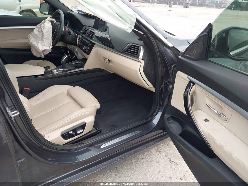 2018 BMW 3er VIN WBA8Z9C58JB219957 IAAI salvage auction — RIGHT FRONT, Salvage Title, sold $6,600 on 2026-08-07 (photo 5)