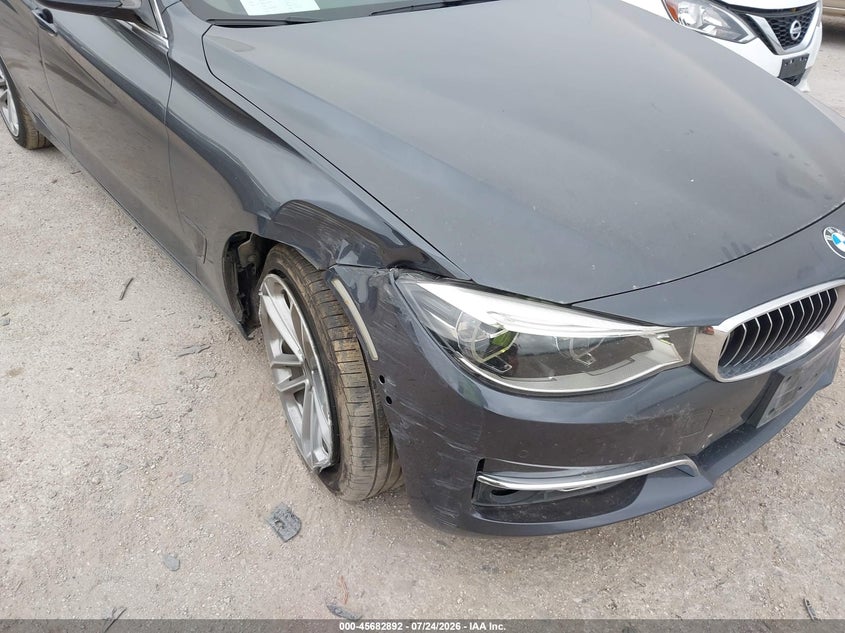 2018 BMW 3er VIN WBA8Z9C58JB219957 IAAI salvage auction — RIGHT FRONT, Salvage Title, sold $6,600 on 2026-08-07 (photo 6)