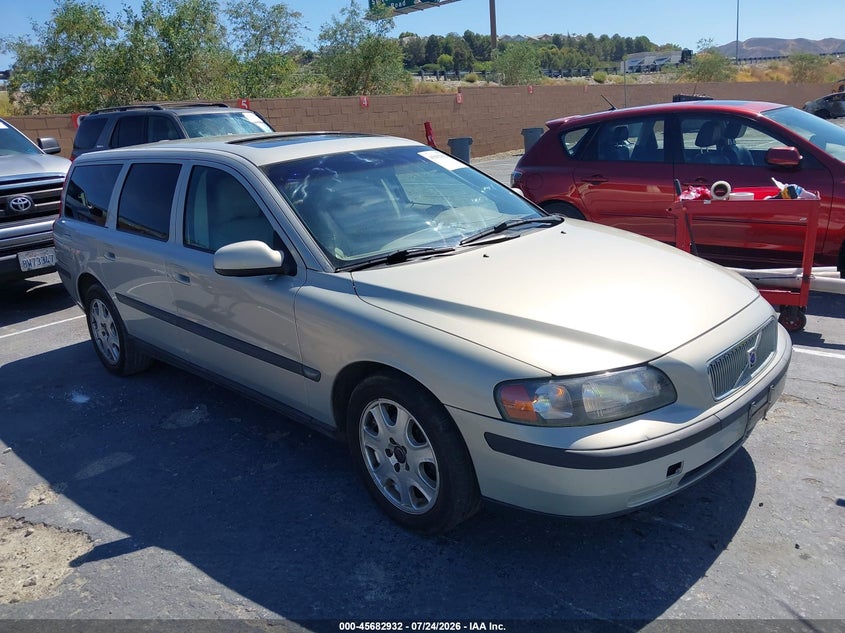 2001 Volvo V70 VIN YV1SW58D411014727 IAAI salvage auction — NORMAL WEAR, App For Dup Clear (California), sold $250 on 2026-08-12 (photo 1)
