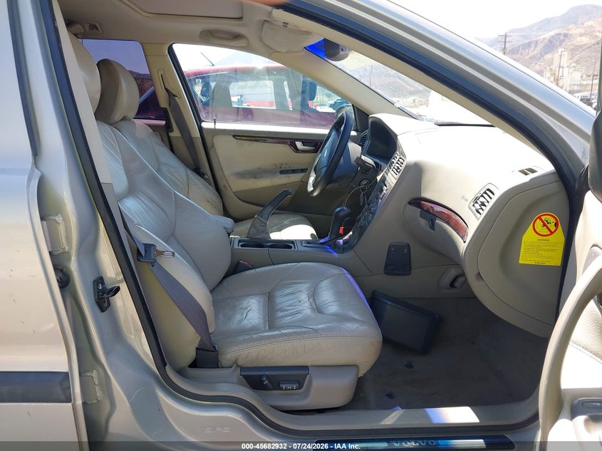 2001 Volvo V70 VIN YV1SW58D411014727 IAAI salvage auction — NORMAL WEAR, App For Dup Clear (California), sold $250 on 2026-08-12 (photo 5)