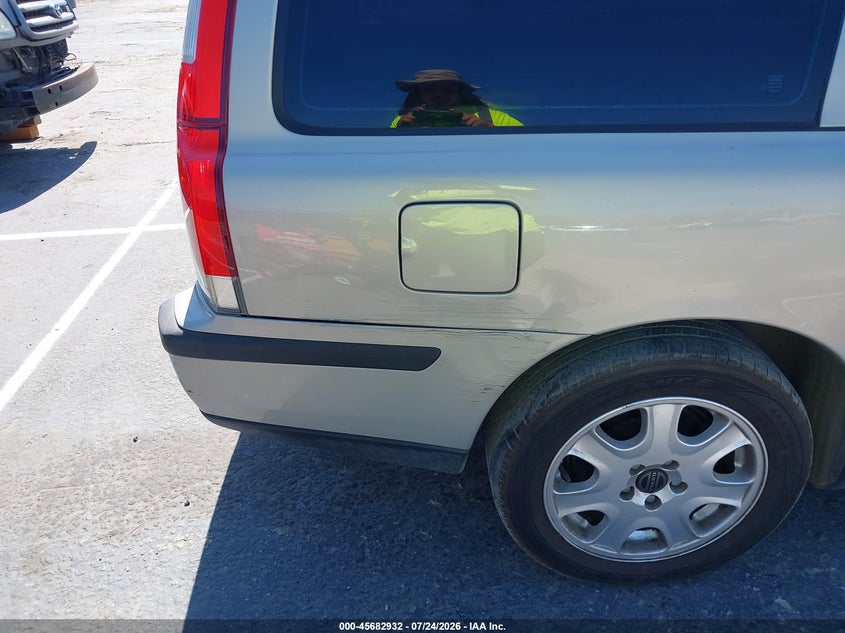 2001 Volvo V70 VIN YV1SW58D411014727 IAAI salvage auction — NORMAL WEAR, App For Dup Clear (California), sold $250 on 2026-08-12 (photo 6)