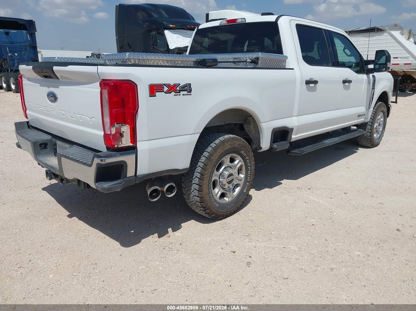 2025 Ford F250 VIN 1FT7W2BT6SEC34701 IAAI salvage auction — LEFT & RIGHT, Enterprise Vehicles Clear Only (Texas), sold $41,250 on 2026-07-28 (photo 4)