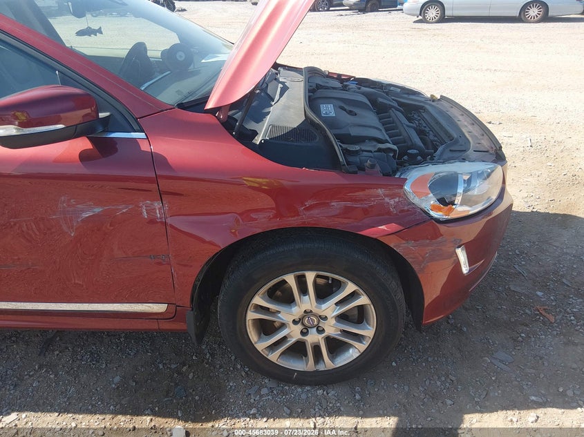 2015 Volvo Xc60 VIN YV4940RB2F2584914 IAAI salvage auction — RIGHT SIDE, Salvage (Pennsylvania), sold $2,950 on 2026-08-12 (photo 6)