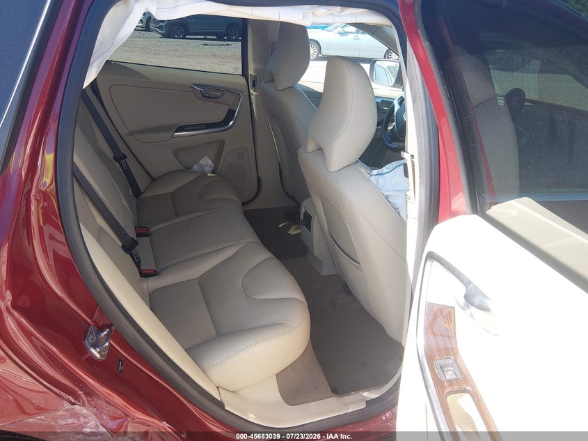 2015 Volvo Xc60 VIN YV4940RB2F2584914 IAAI salvage auction — RIGHT SIDE, Salvage (Pennsylvania), sold $2,950 on 2026-08-12 (photo 8)