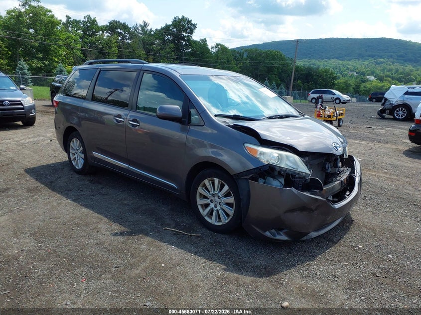 2015 Toyota Sienna VIN 5TDDK3DC5FS122280 IAAI salvage auction — FRONT END, Clear (New Jersey), sold $25 on 2026-07-30 (photo 1)