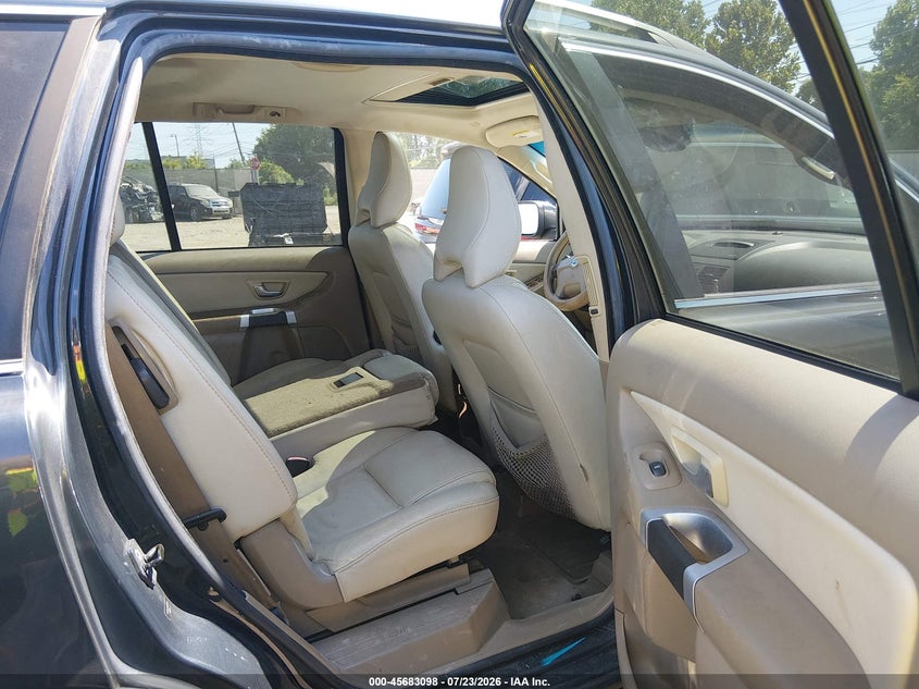 2011 Volvo Xc90 VIN YV4952CZ2B1596429 IAAI salvage auction — NORMAL WEAR, Original (Ohio), sold $25 on 2026-07-30 (photo 8)