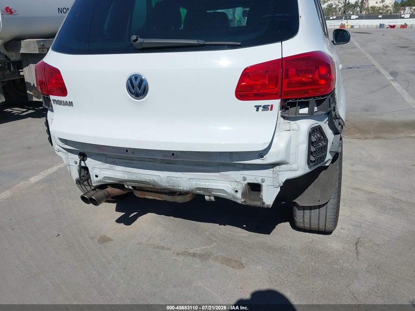 2016 Volkswagen Tiguan VIN WVGAV7AX8GW039268 IAAI salvage auction — REAR END, Salvage Title, sold $2,950 on 2026-08-12 (photo 6)