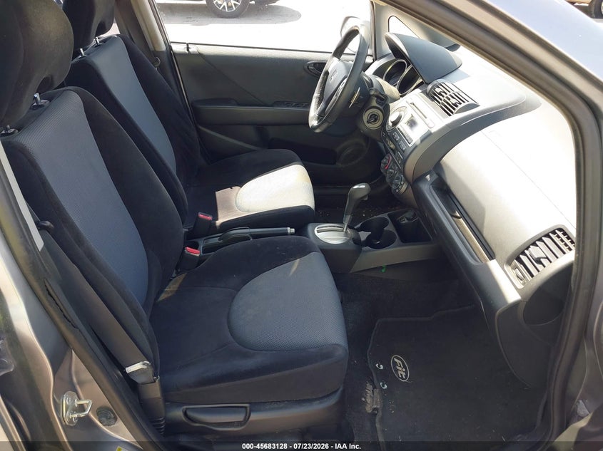 2008 Honda Fit VIN JHMGD386X8S001801 IAAI salvage auction — NORMAL WEAR, Clear (Illinois), sold $325 on 2026-07-29 (photo 5)