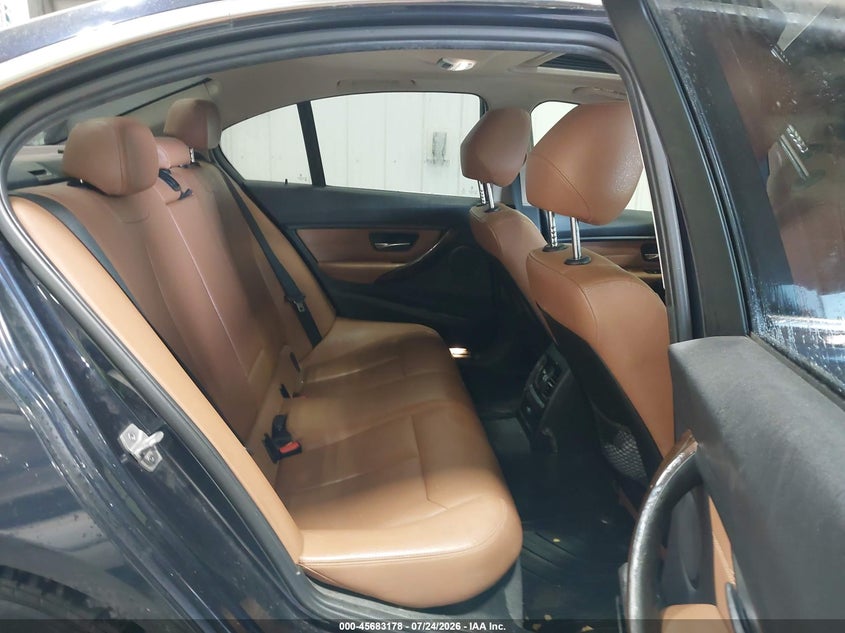 2015 BMW 3er VIN WBA3A5G50FNS88572 IAAI salvage auction — RIGHT SIDE, Bill Of Sale (Alaska), sold $2,550 on 2026-08-14 (photo 8)