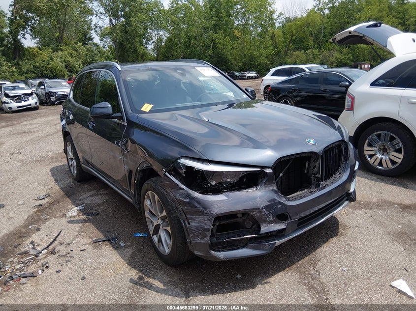 2019 BMW X5 VIN 5UXCR6C52KLL10860 — IAAI salvage auction photo