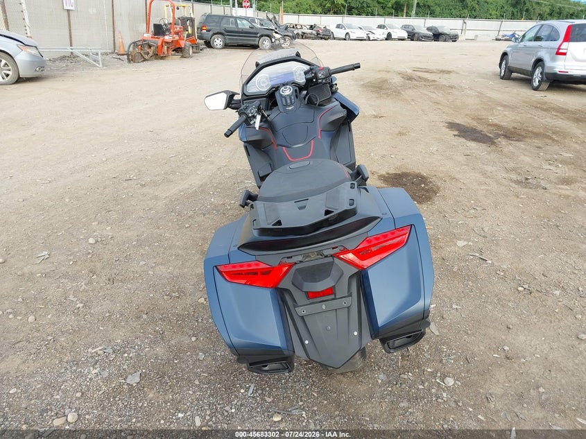 2022 Honda Gl1800c VIN JH2SC7946NK400811 IAAI salvage auction — ROLLOVER, Salvage Title, sold $10,500 on 2026-08-06 (photo 6)