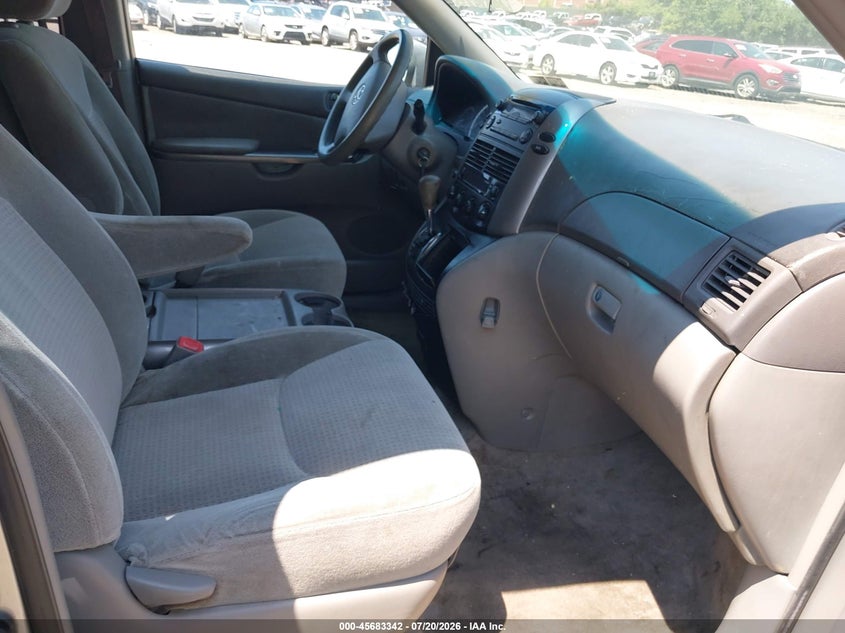 2009 Toyota Sienna VIN 5TDZK23CX9S263285 IAAI salvage auction — NORMAL WEAR, Clear (Pennsylvania), sold $700 on 2026-07-31 (photo 5)