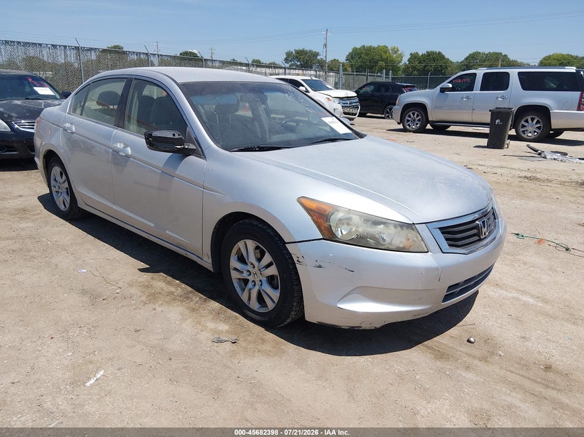 2008 Honda Accord VIN JHMCP26428C034142 IAAI salvage auction — NORMAL WEAR, Clear (Kansas), sold $450 on 2026-07-31 (photo 1)